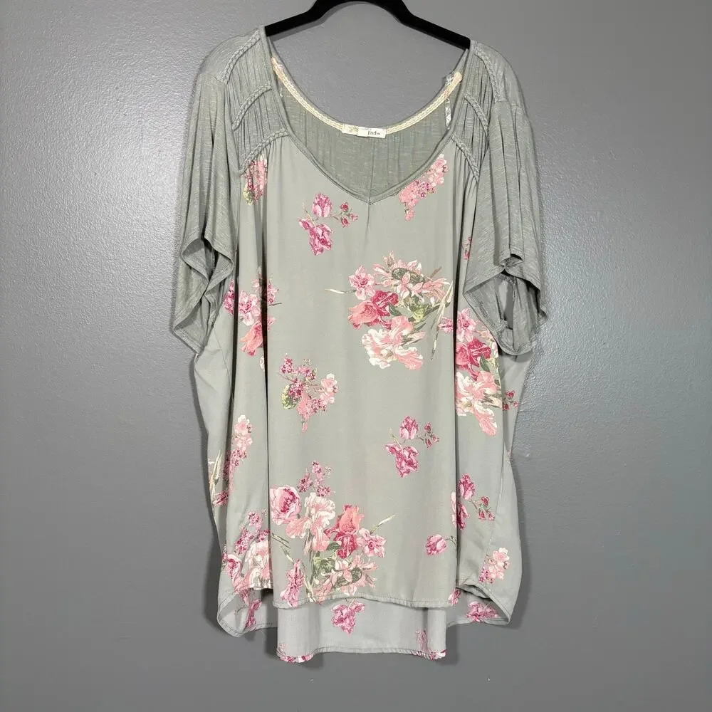 Rewind Gray Floral Boho Top Mixed Media V-Neck Braided - Women's Plus Size 3X